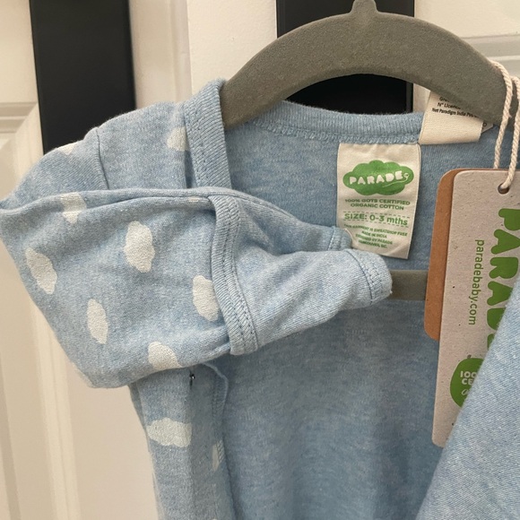 *NEW* Two Parade Organics Newborn Gown. Certified Organic Cotton. - Picture 3 of 6